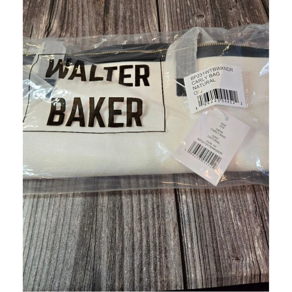Walter Baker Tote Bag White & Black Carly Weekender Bag Shoulder Straps NWT (2)